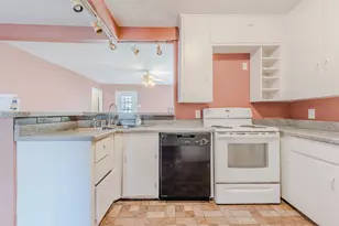 600 NE 11th St, Grand Prairie, TX 75050 - Photo 17