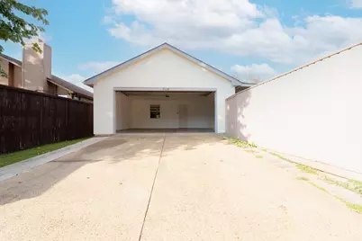 7114 Lo Chalmers Lane, Garland, TX 75043 - Photo 23