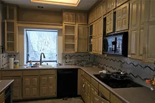 1809 Burton Hill Rd, Fort Worth, TX 76107 - Photo 9