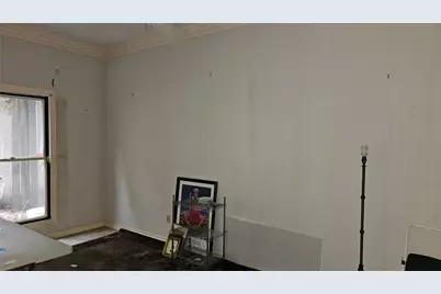 1809 Burton Hill Road, Fort Worth, TX 76107 - Photo 11