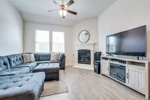 10912 Canyon Mine Dr, Aubrey, TX 76227 - Photo 11