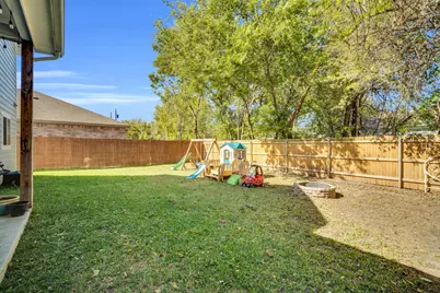 731 E Brown Street, Cleburne, TX 76031 - Photo 33