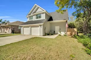 731 E Brown St, Cleburne, TX 76031 - Photo 5