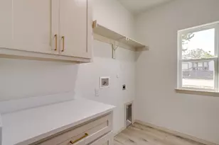 933 Colorado River Dr, Granbury, TX 76048 - Photo 19