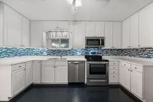 1405 Briarwood Blvd, Arlington, TX 76013 - Photo 9