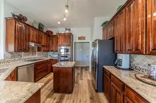 11621 Willow Springs Rd, Fort Worth, TX 76052 - Photo 3