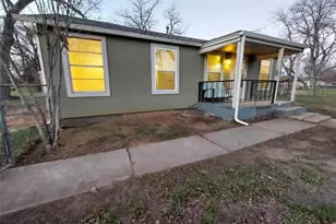 606 W Washington Ave, Whitney, TX 76692 - Photo 3