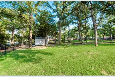 1125 Kiowa Drive E, Lake Kiowa, TX 76240 - Photo 25