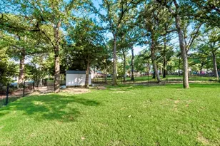 1125 Kiowa Dr E, Lake Kiowa, TX 76240 - Photo 25