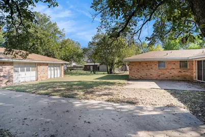 312 Stroud Street, Cleburne, TX 76033 - Photo 23