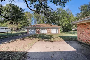 312 Stroud St, Cleburne, TX 76033 - Photo 25