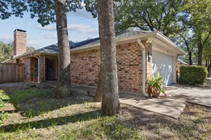 3104 Emerald St, Bedford, TX 76021 - Photo 3