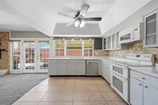 1525 Carnation Dr, Lewisville, TX 75067 - Photo 3