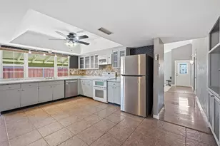 1525 Carnation Dr, Lewisville, TX 75067 - Photo 5