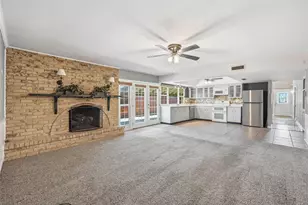 1525 Carnation Dr, Lewisville, TX 75067 - Photo 7