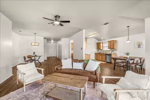 1156 Mustang Ridge Dr, Fort Worth, TX 76052 - Photo 15