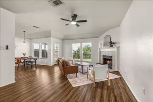 1156 Mustang Ridge Dr, Fort Worth, TX 76052 - Photo 11