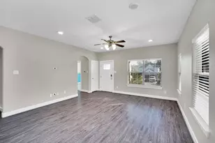 322 S Watson St, Alvarado, TX 76009 - Photo 5