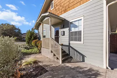 425 Brighton Avenue, Dallas, TX 75208 - Photo 3