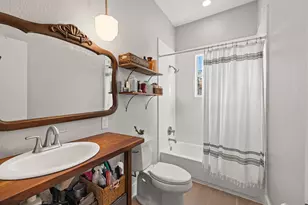 425 Brighton Ave, Dallas, TX 75208 - Photo 9