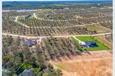 1148 E Landings N, Granbury, TX 76049 - Photo 7