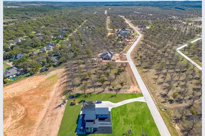 1148 E Landings N, Granbury, TX 76049 - Photo 11