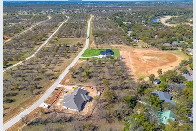 1148 E Landings N, Granbury, TX 76049 - Photo 7