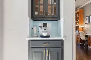 2537 Clearlake Dr, Grand Prairie, TX 75054 - Photo 15