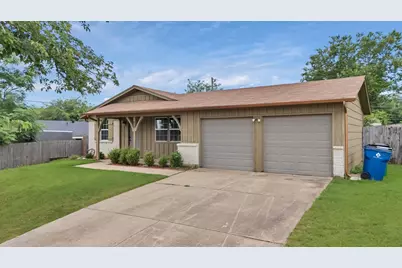 824 E Prairie View Road, Crowley, TX 76036 - Photo 3