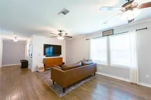 402 W 6th St, Justin, TX 76247 - Photo 15