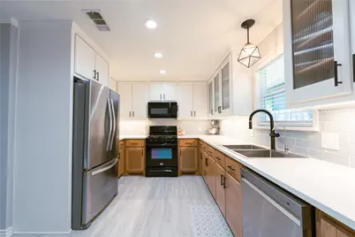 402 W 6th Street, Justin, TX 76247 - Photo 17