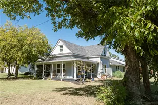 402 W 6th St, Justin, TX 76247 - Photo 1