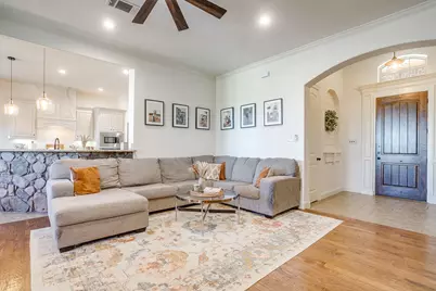 11008 Owl Creek Drive, Fort Worth, TX 76179 - Photo 7