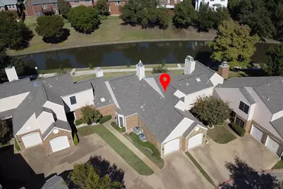 211 Cimarron Trail #4, Irving, TX 75063 - Photo 5