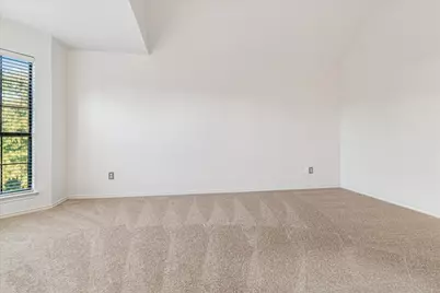 211 Cimarron Trail #4, Irving, TX 75063 - Photo 25