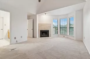 211 Cimarron Trail, Irving, TX 75063 - Photo 21