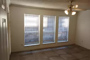 821 Hill St, Grand Prairie, TX 75050 - Photo 9