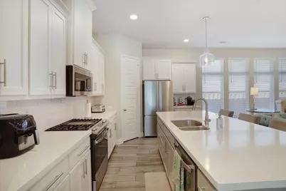 8721 Navidad Falls Drive, McKinney, TX 75071 - Photo 11