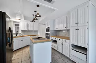 2406 Knightsbridge St, Grand Prairie, TX 75050 - Photo 15