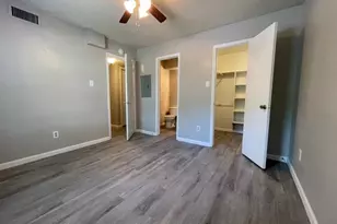 327 3rd St, Grand Prairie, TX 75051 - Photo 9