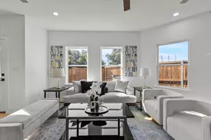 124 Homes Dr, Grand Prairie, TX 75050 - Photo 3