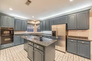 6901 Blake Dr, Arlington, TX 76001 - Photo 13