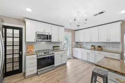 5000 Calmont Avenue, Fort Worth, TX 76107 - Photo 23