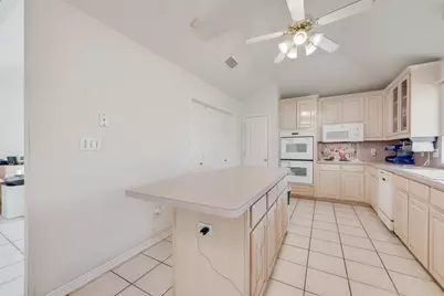 232 W Willow Creek Drive, Glenn Heights, TX 75154 - Photo 11