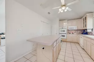 232 W Willow Creek Dr, Glenn Heights, TX 75154 - Photo 11