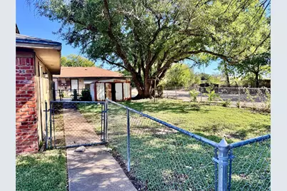 7308 Sanger Avenue #A & B, Waco, TX 76712 - Photo 11