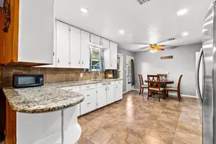 2137 Curtis Dr, Waco, TX 76710 - Photo 13