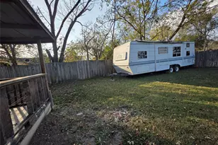 409 E Houston St, Mexia, TX 76667 - Photo 17