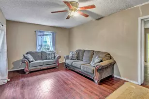 3904 Martin St, Fort Worth, TX 76119 - Photo 3