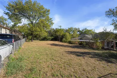1701 Flanders Street, Dallas, TX 75208 - Photo 15